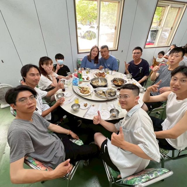 LINE_ALBUM_114517第一屆羽球友誼賽+季慶生🎉_251009_14