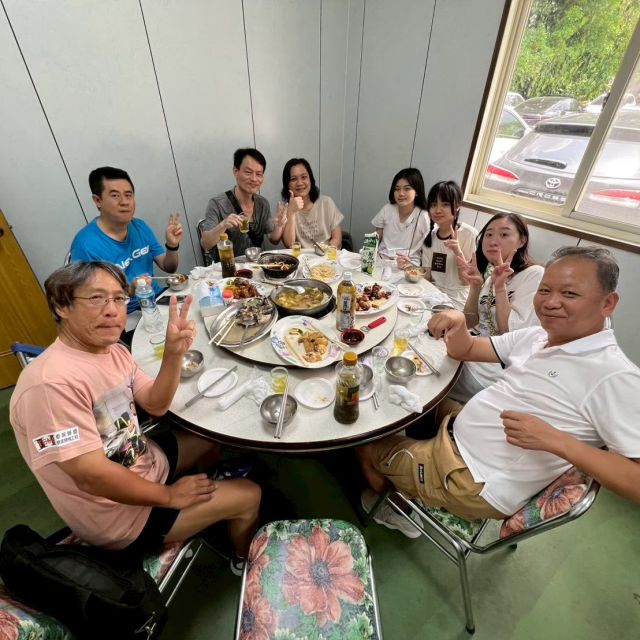 LINE_ALBUM_114517第一屆羽球友誼賽+季慶生🎉_251009_16